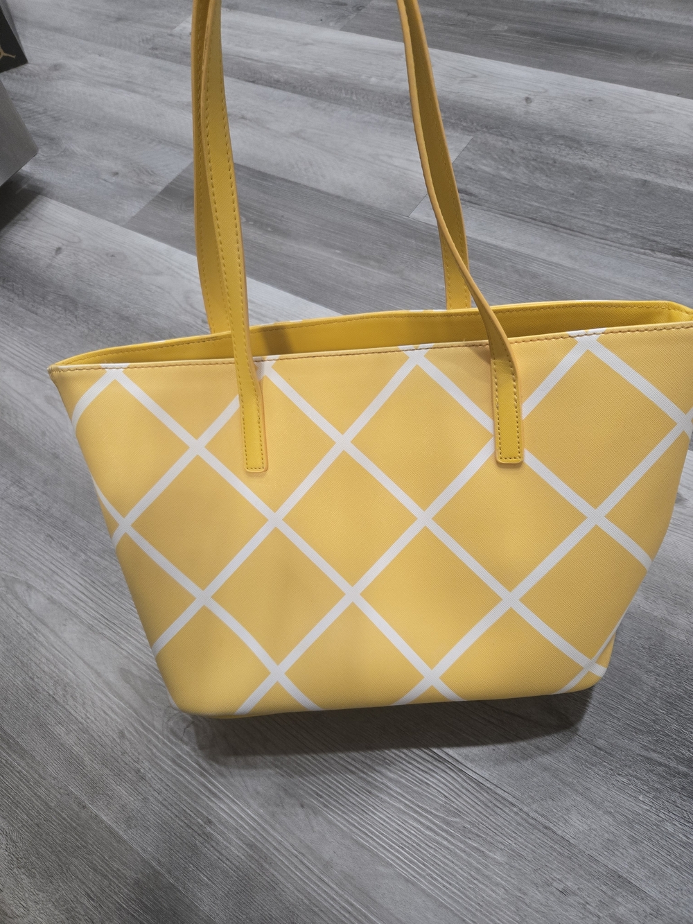 Kenneth Cole Reaction Yellow Tote with White Lattice - Picture 2 of 4